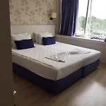 Walk In Hotels